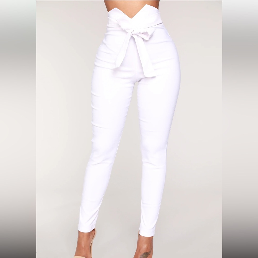 White knot pants size Small- *NWT*